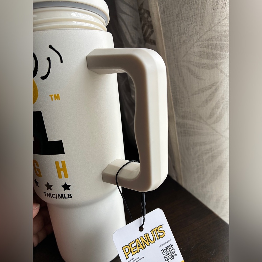 Peanuts White and Yellow Mug with Black Graphics 24oz. - Picture 8 of 12